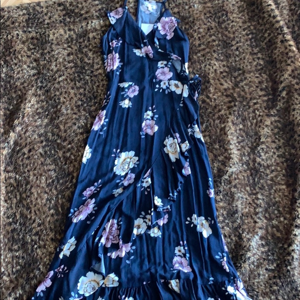 NEVER WORN Francesca’s floral dress.